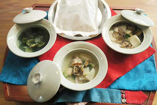 ピリ辛で朝食にも最適な韓国のアサリ（바지락）スープを試食